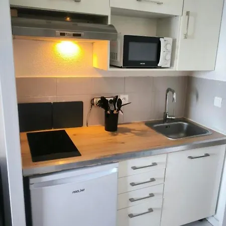 4 Personnes Sea View Pool Apartament *