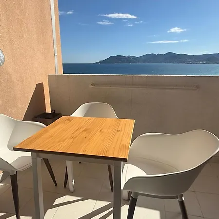 4 Personnes Sea View Pool *